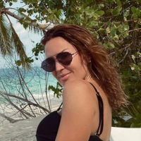 Vitaa : Canon en bikini, elle profite de vacances en famille