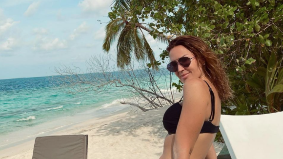 Vitaa : Canon en bikini, elle profite de vacances en famille