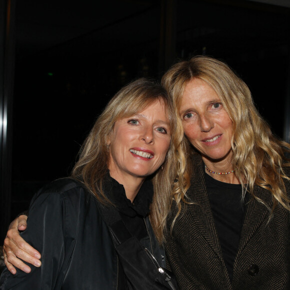 Exclusif - Karin Viard et Sandrine Kiberlain - Dîner au restaurant "Le Suisse" après la projection du film "Une mère" lors du 8ème Festival International du Film de Saint-Jean-de-Luz. Le 7 octobre 2021 © Denis Guignebourg / Bestimage  Exclusive - No Web No Blog pour Belgique et Suisse 