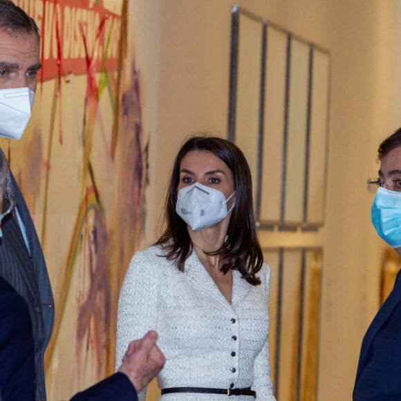 Le roi Felipe VI d'Espagne et la reine Letizia assistent à l'inauguration du musée d'art moderne Helga de Alvear. Cáceres, le 25 février 2021.