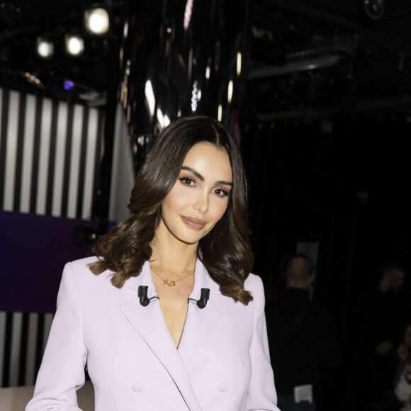 Nabilla Benattia-Vergara - Enregistrement de l'émission "Clique" présentée par M. Achour sur Canal Plus à Issy-les-Moulineaux le 31 janvier 2020. © Jack Tribeca/Bestimage