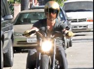 Brad Pitt : encore un accident de moto... avec un paparazzi ! Faux ! regardez, il est tombé tout seul ! (réactualisé)