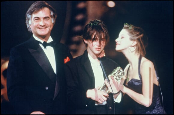 Archives - Jean-Claude Brialy, Charlotte Gainsbourg, César du meilleur espoir pour 'L'Effrontée" et Laure Marsac en 1986.
