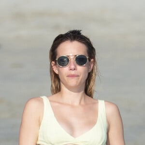 Exclusif - Emma Roberts profite de vacances ensoleillées à Punta Mita