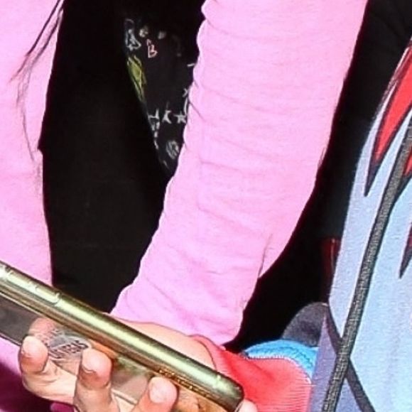 Avril Lavigne et son compagnon Mod Sun sortent du restaurant BOA Steackhouse après un dîner en tête à tête à West Hollywood. Le 27 février 2021.