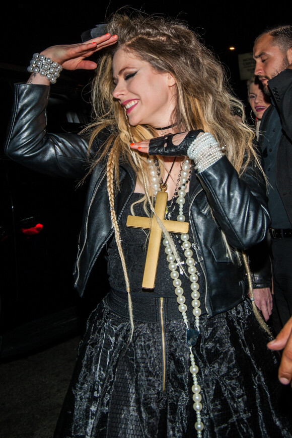 Avril Lavigne à la sortie de la soirée halloween Almost Famous à Los Angeles, le 25 octobre 2019.