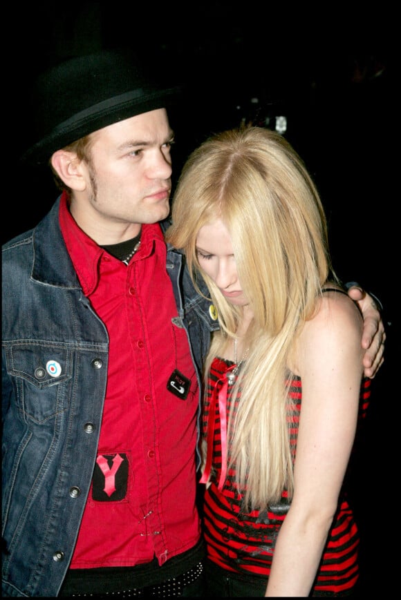 Avril Lavigne et Deryck Whibley quittent le restaurant Koi à Beverly Hills. Le 14 octobre 2005.