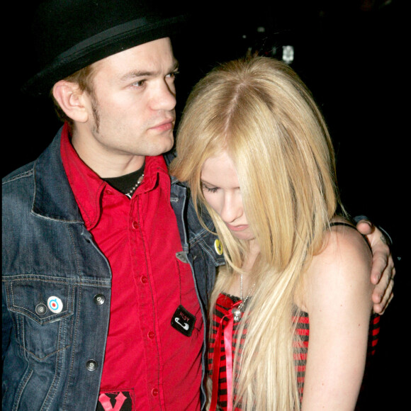 Avril Lavigne et Deryck Whibley quittent le restaurant Koi à Beverly Hills. Le 14 octobre 2005.