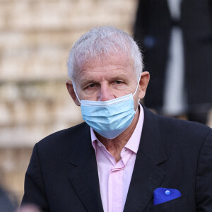 Patrick Poivre d'Arvor (PPDA) - Sorties de la messe anniversaire à la mémoire de Pierre Cardin en l'église de La Madeleine à Paris. Le 29 janvier 2021.