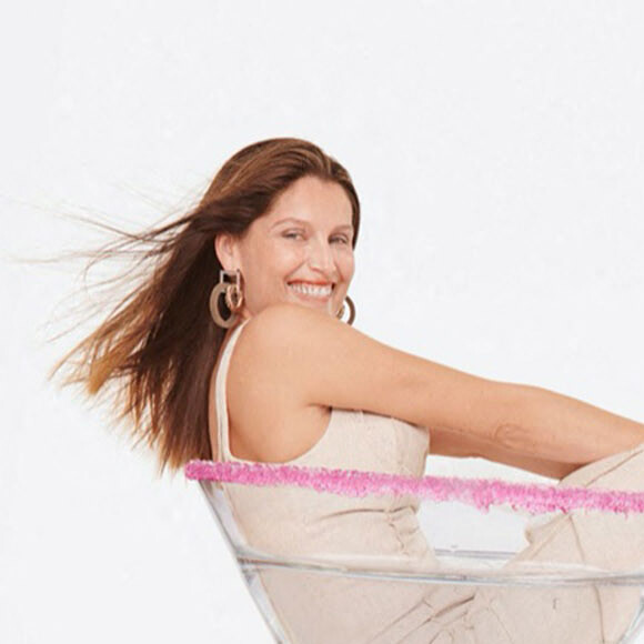 Laetitia Casta pose pour la nouvelle campagne de Jacquemus "L'Année 97. le 13 novembre 2020 