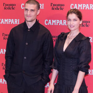 Laetitia Casta et son mari Louis Garrel au photocall du film "L'Homme Fidèle" à Rome, Italie, le 5 avril 2019.