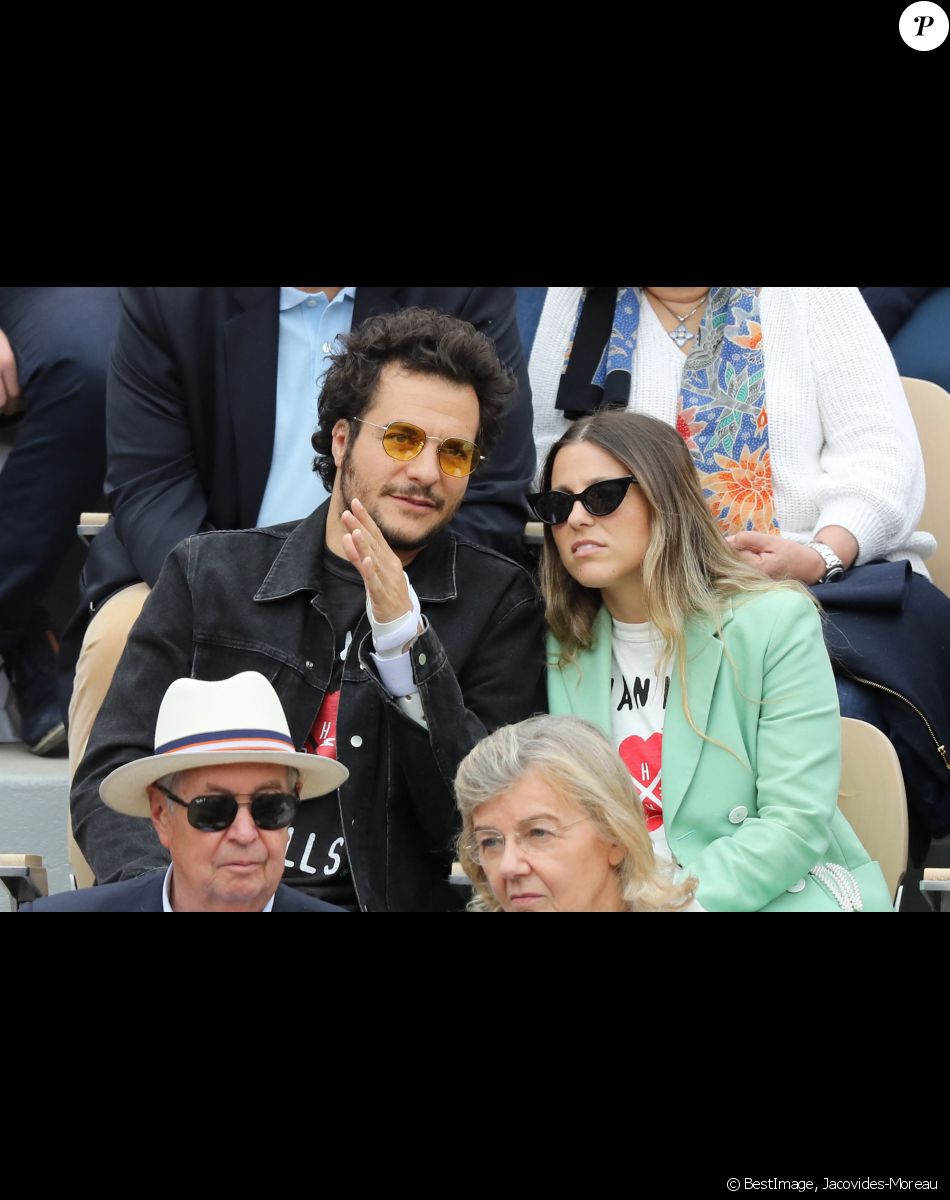 Amir Haddad et sa femme Lital - Célébrités dans les tribunes des internationaux de France de tennis de Roland-Garros à Paris. Le 9 juin 2019. © Jacovides-Moreau/Bestimage