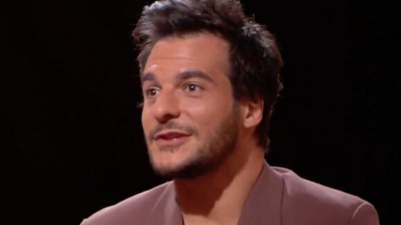 Amir sur le plateau de l'émission "On est en direct", sur France 2.