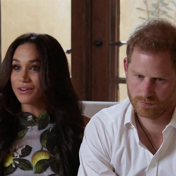 Le prince Harry et Meghan Markle (Robe Oscar de la Renta), duc et duchesse de Sussex, font leur première apparition en podcast sur Spotify depuis l'annonce de la deuxième grossesse de Meghan le 22 février 2021.