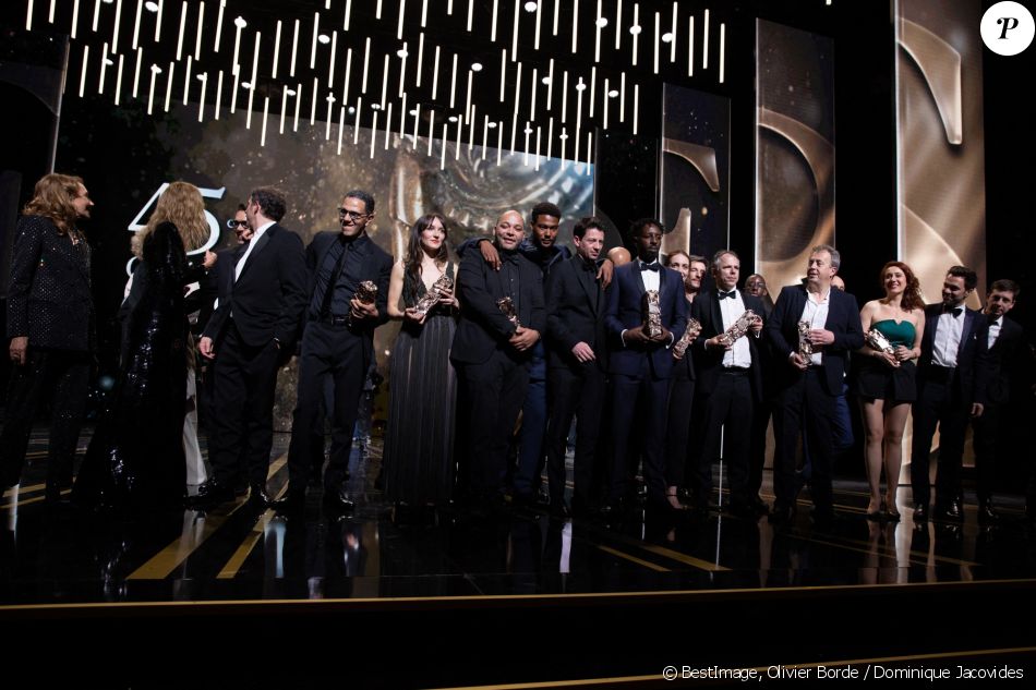 Anaïs Demoustier, César de la meilleure actrice pour le rôle d'Alice Heimann dans Alice et le Maire, Roschdy Zem César du meilleur acteur pour le rôle de Yacoub Daoud dans Roubaix, une lumière, Toufik Ayadi, Ladj Ly, Christophe Barral (César du meilleur film et César du Public pour " Les Misérables) - Photo de famille lors de la 45ème cérémonie des César à la salle Pleyel à Paris le 28 février 2020 © Olivier Borde / Dominique Jacovides / Bestimage