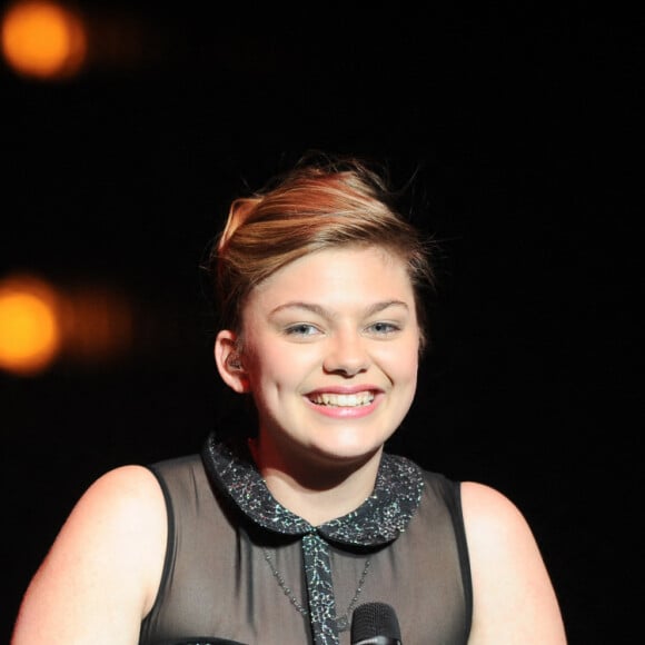 La chanteuse Louane en concert au Zénith de Amiens lors de sa première tournée avec les 8 gagnants de la première saison de The Voice en 2007. © Patrick Carpentier / Bestimage