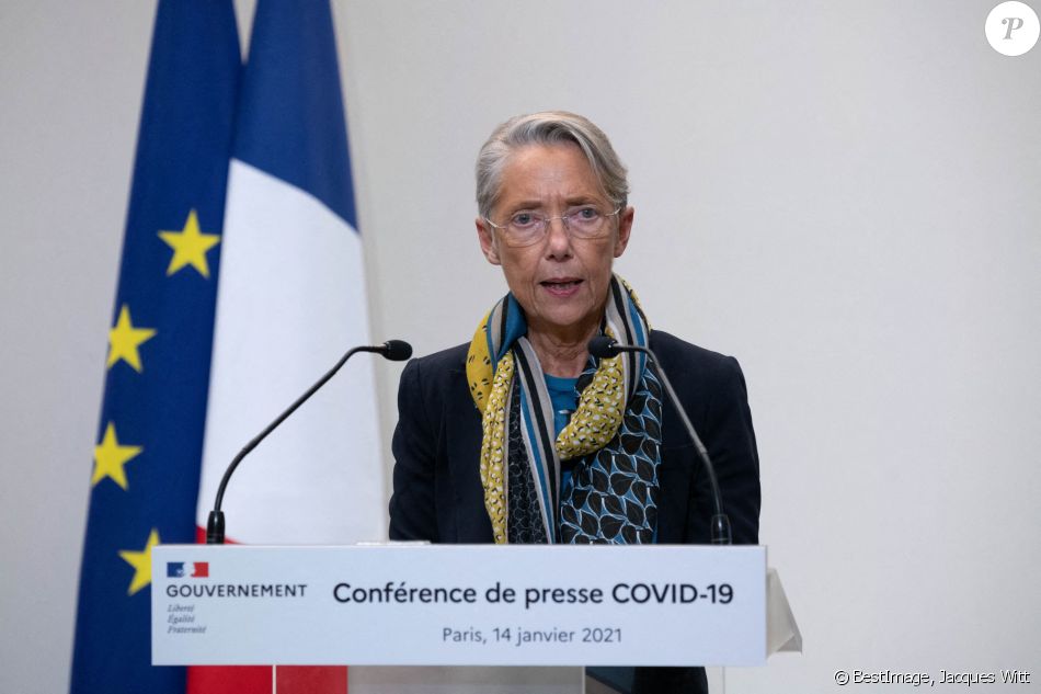 Elisabeth Borne, ministre du travail, de l'emploi et de l'insertion lors de la conférence de presse du premier ministre concernant la mise en place de moyens de lutte contre l'épidémie de coronavirus (COVID-19) et sur la stratégie de vaccination le 14 janvier 2021. © Jacques Witt / Pool / Bestimage