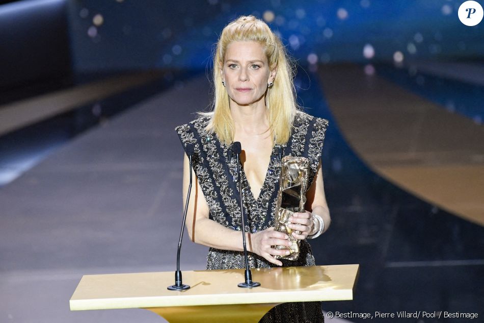 Marina Foïs, maîtresse de cérémonie sur scène lors de la 46ème cérémonie des César à l'Olympia à Paris le 12 mars 202. © Pierre Villard/ Pool / Bestimage
