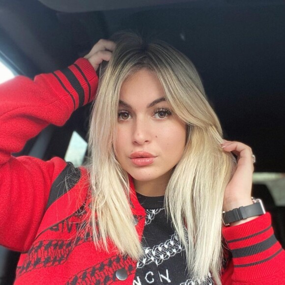 Carla Moreau pose sur Instagram, le 31 décembre 2021