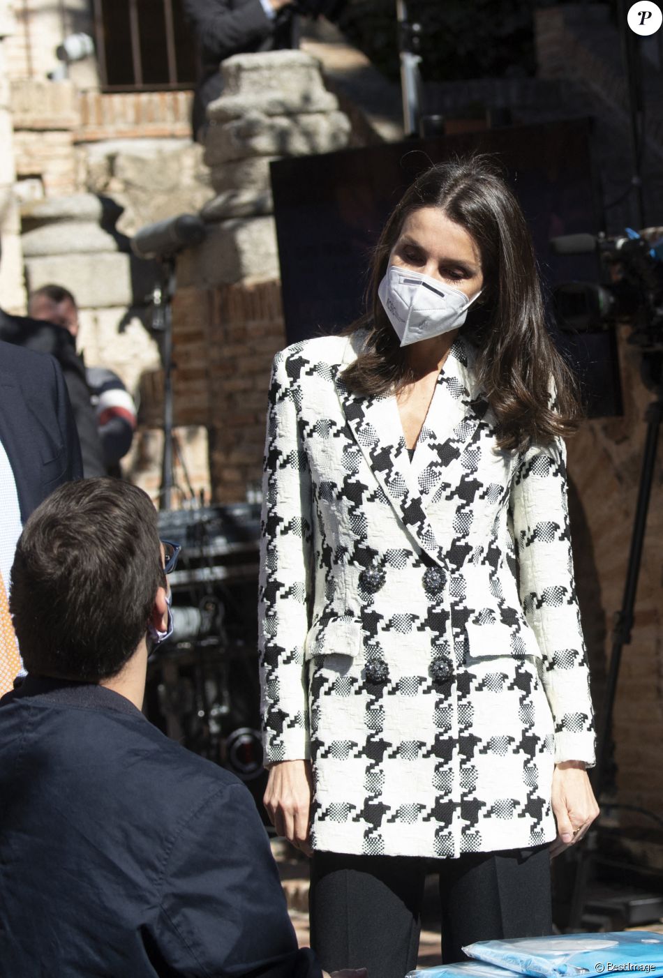 La reine Letizia d'Espagne assiste au "Princess of Girona Foundation Award 2021" dans la catégorie Business au musée de Victorio Macho à Tolède, Espagne, le 17 mars 2021.