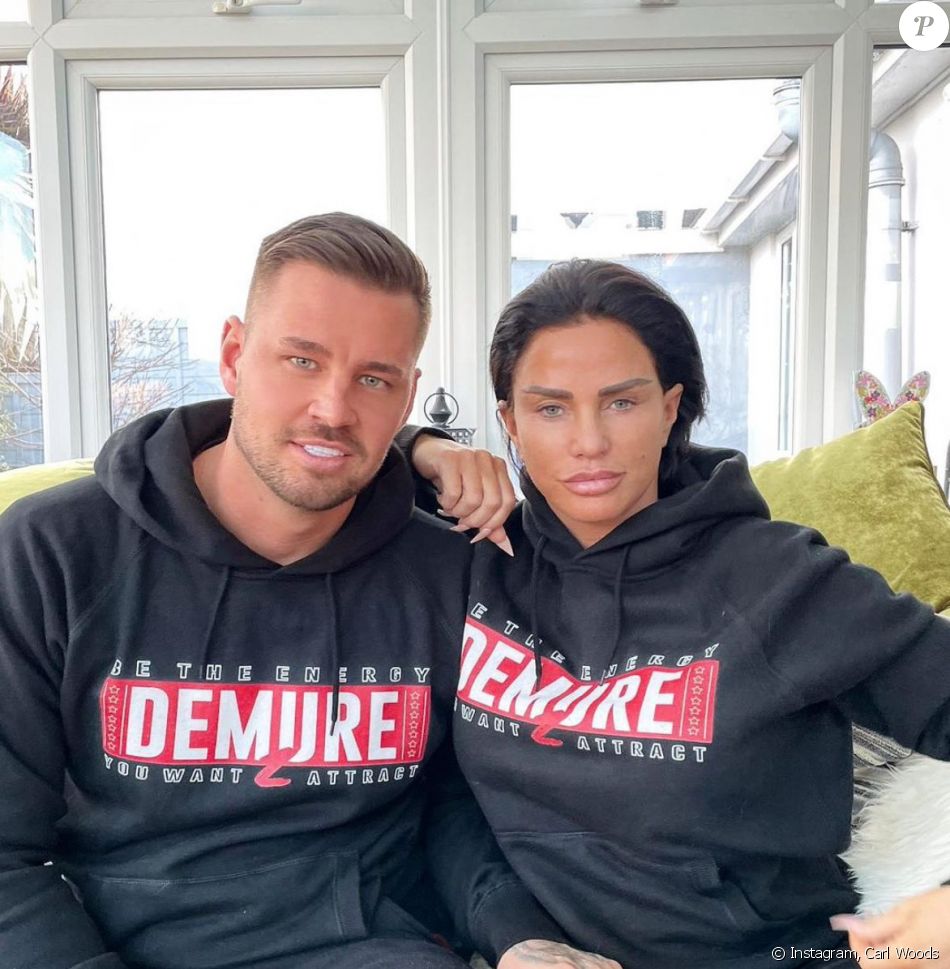 Katie Price et son petit ami Carl Woods en mars 2021.