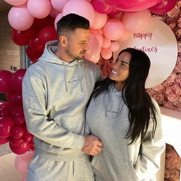 Katie Price et son petit ami Carl Woods en février 2021.