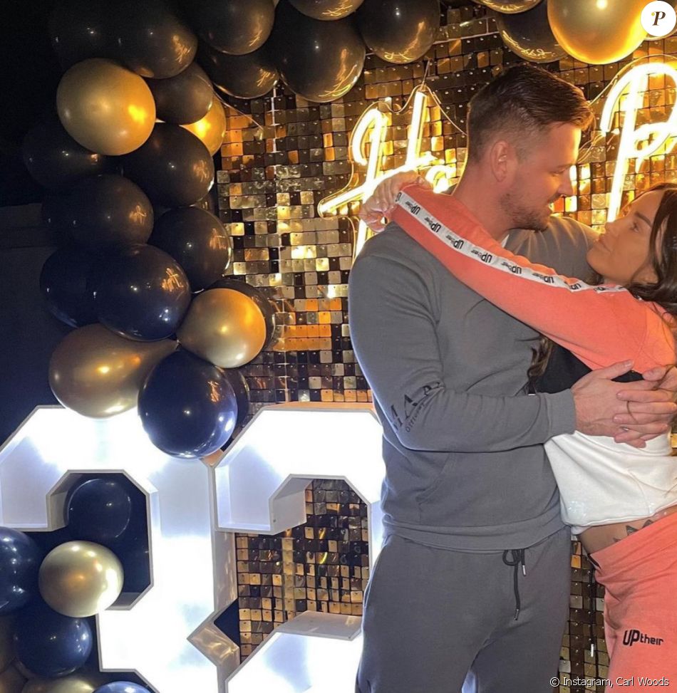 Katie Price et son petit ami Carl Woods en février 2021.
