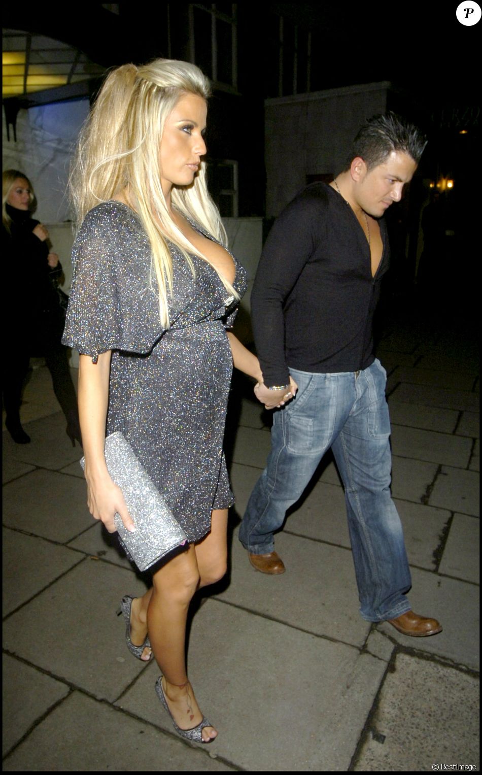 Katie Price, enceinte, et son ex-mari Peter Andre en 2007.