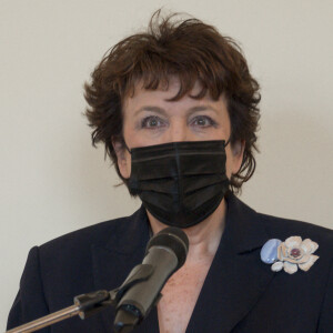 Roselyne Bachelot-Narquin, Ministre de la culture - Roselyne Bachelot, ministre de la Culture, remet le prix littéraire Franz Hessel à Emmanuelle Pireyre à Lyon, le 25 février 2021. © Sandrine Thesillat / Panoramic / Bestimage