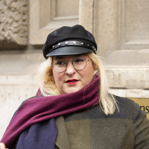 Marilou Berry transmet l'appel anti-fourrure de près de 60 000 soutiens de PETA, en remettant au ministère de l'agriculture une pétition forte de 56 821 signatures demandant la fin de la production de fourrure en France. Paris © Benjamin Gipouloux / Panoramic / Bestimage