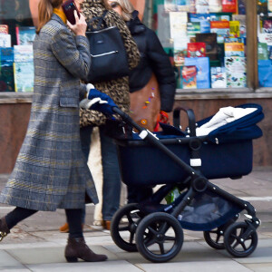 Pippa Middleton se promène à Londres avec son fils Arthur. Le 9 mars 2020.