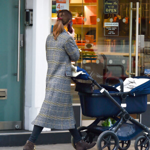 Pippa Middleton se promène à Londres avec son fils Arthur. Le 9 mars 2020.