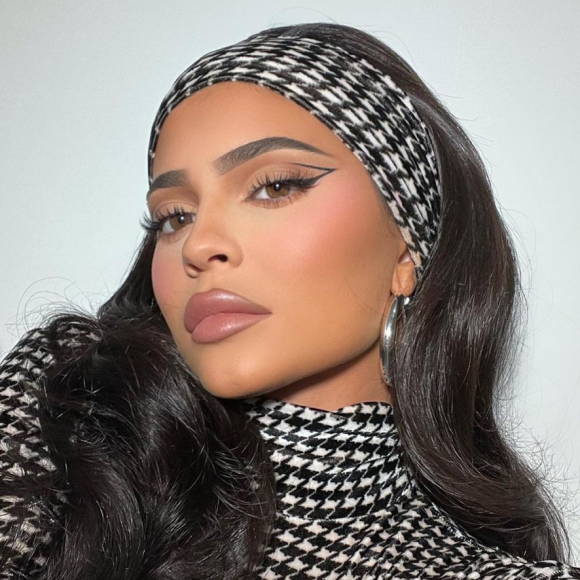 Kylie Jenner s'est retrouvée au coeur d'une polémique après avoir incité ses fans à faire des dons pour un ami maquilleur victime d'un accident de voiture.