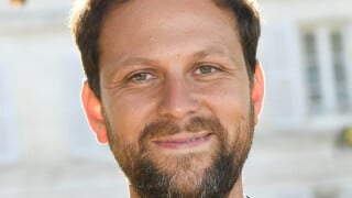 Pierre Rochefort, papa à 19 ans : sa vie bouleversée par l'arrivée de son fils