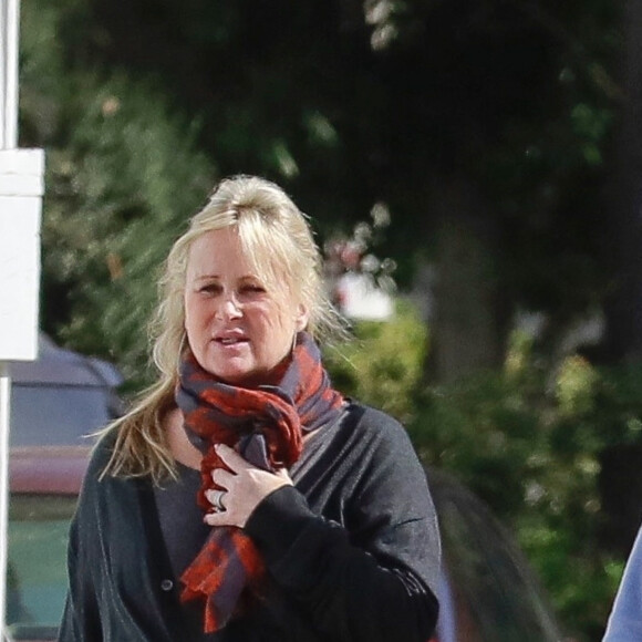 Exclusif - Sharon Stone est allée déjeuner avec sa soeur Kelly Stone à Sherman Oaks, le 27 janvier 2018