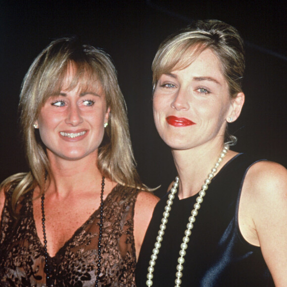 Sharon Stone et sa soeur Kelly dans les années 1990.