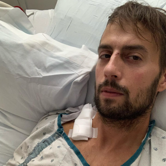Ryan Fischer, le dogsitter de Lady Gaga, à l'hôpital. Mars 2021.