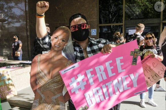 Manifestation du mouvement FreeBritney devant le tribunal de Stanley Mosk à Los Angeles, le 10 novembre 2020.