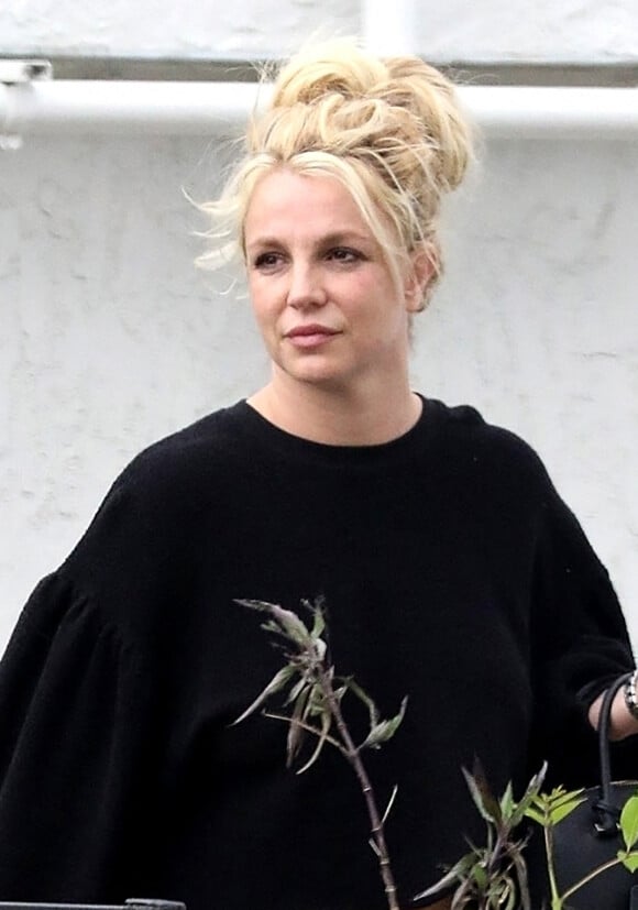 Exclusif - Britney Spears est allée faire des UV à Thousand Oaks, Los Angeles.