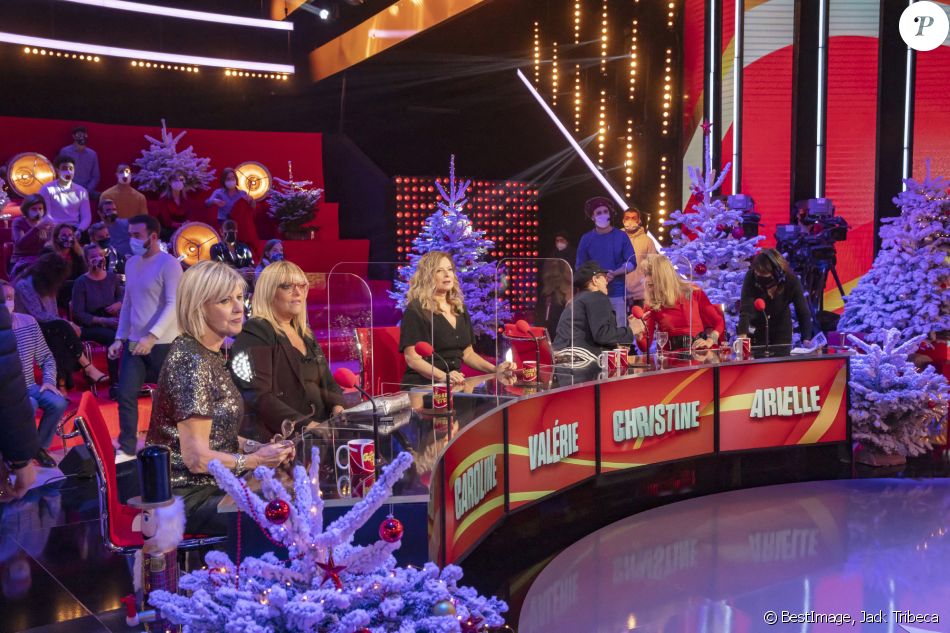 Exclusif - Chantal Ladesou, Caroline Diament, Valerie Trierweiler, Christine Bravo, Arielle Dombasles - Enregistrement de l'émission "Les Grosses Têtes", présentée par Laurent Ruquier et diffusée le 19 décembre sur France 2. Le 8 décembre 2020 © Jack Tribeca / Bestimage