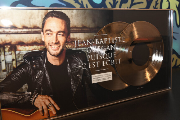 Exclusif - Jean-Baptiste Guégan reçoit un double disque de platine lors de son concert à la Seine Musicale à Boulogne le 19 janvier 2020. © Coadic Guirec/Bestimage