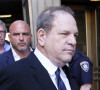 Agressions sexuelles et viols : Harvey Weinstein quitte le tribunal avec son avocat Ben Brafman à New York le 9 juillet 201