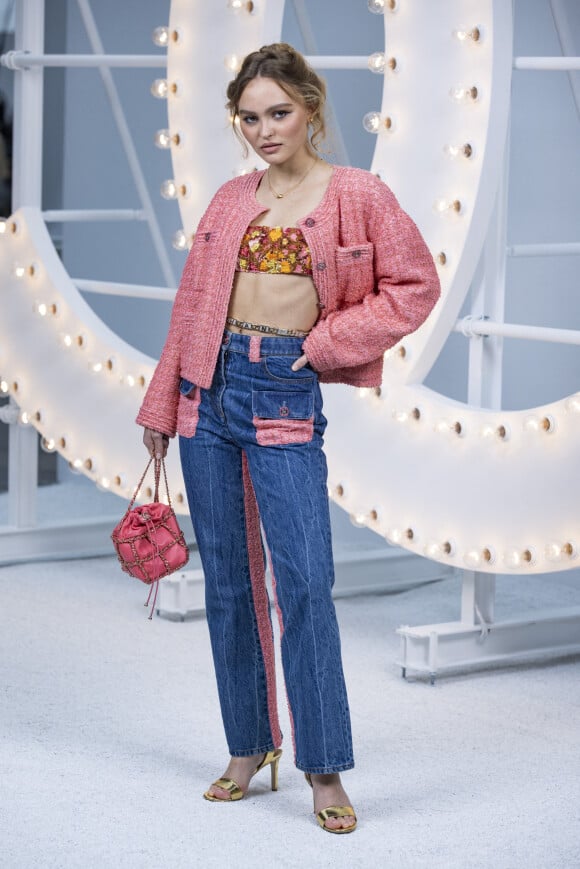 Lily-Rose Depp - Défilé de mode prêt-à-porter printemps-été 2021 "Chanel" au Grand Palais à Paris. © Olivier Borde / Bestimage