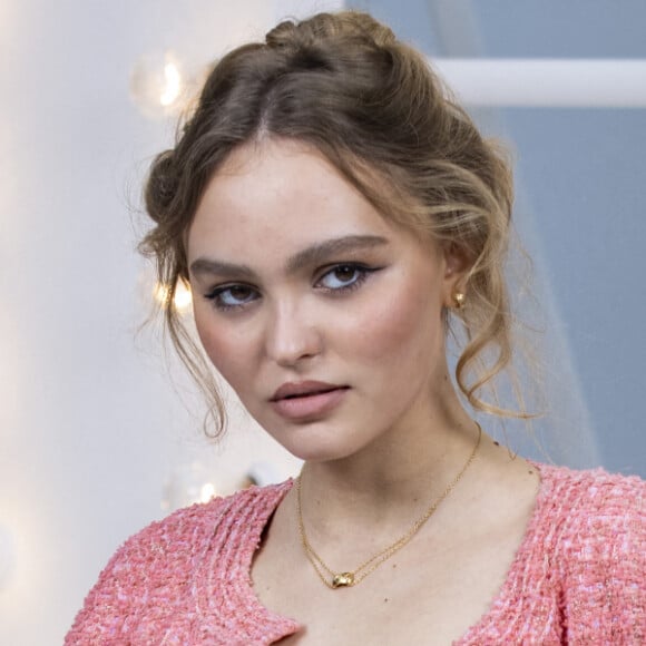 Lily-Rose Depp - Défilé de mode prêt-à-porter printemps-été 2021 "Chanel" au Grand Palais à Paris. © Olivier Borde / Bestimage