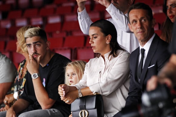 Erika Choperena avec sa fille Mia et des membres de sa famille à Barcelone, le 14 juillet 2019.