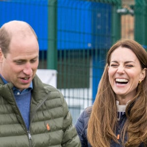 Le prince William, duc de Cambridge, et Catherine (Kate) Middleton, duchesse de Cambridge lors d'une visite au projet "Cheesy Waffles" au centre Belmont Community à Durham, Royaume Uni, le 27 avril 2021.