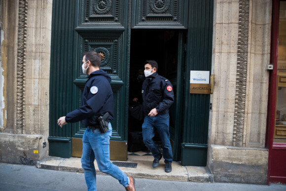 Exclusif - Perquisition au domicile de Pierre-Jean Chalençon par les équipes de la Brigade de répression de la délinquance contre la personne (BRDP) au Palais Vivienne à Paris, France, le 8 avril 2021.