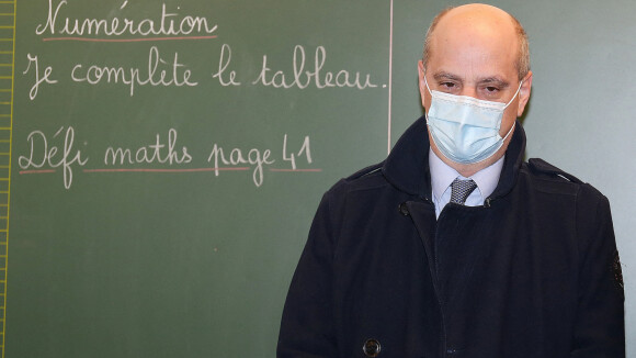 Jean-Michel Blanquer cas contact, le ministre de l'Education s'isole