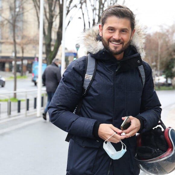 Exclusif - Christophe Beaugrand arrive aux studios de Radio France à Paris le 14 janvier 2021.