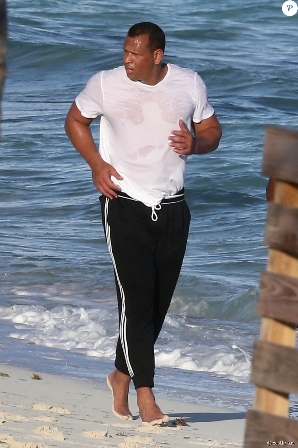 Exclusif - Alex Rodriguez profitent du soleil et de la plage lors de vacances avec Jennifer Lopez dans les Îles Turks et Caïques. Le 13 janvier 2021